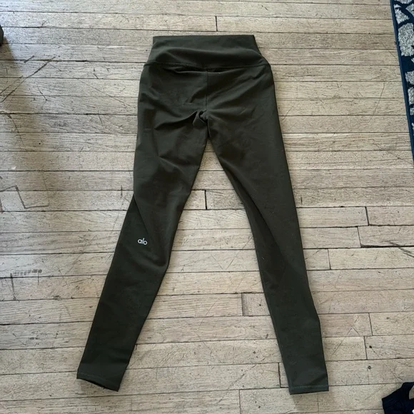 ALO Yoga Olive Green Leggings - Picture 5 of 6
